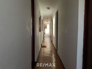 Foto 34 de Venta De Hermosa Casa De 3 Pisos Ubicada En La Mejor Zona Del Rimac, En La Av La Capilla.
