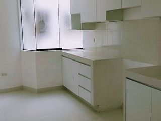 Foto 7 de SURCO -ALQUILO    Depto DUPLEX  190 M2.  4dorm,4baños