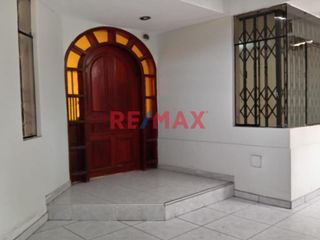 Foto 2 de Alquilo Casa En Esquina Ubicada En Urb San Isidro, Para Empresa O Uso Familiar At 152.54M2 Muy Cerca De La Reniec