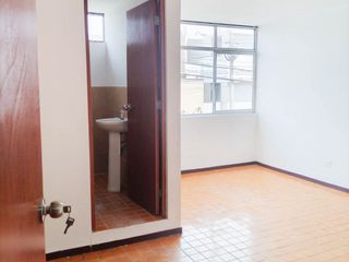 Foto 2 de Alquiler De Oficina En Santiago De Surco 216 M2