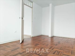 Foto 9 de Alquiler De Oficina En Santiago De Surco 216 M2