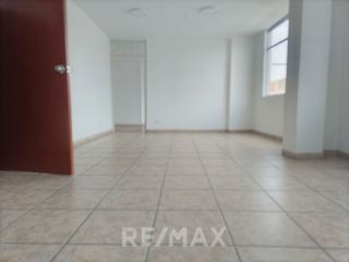 Foto 11 de Alquiler De Oficina En Santiago De Surco 216 M2