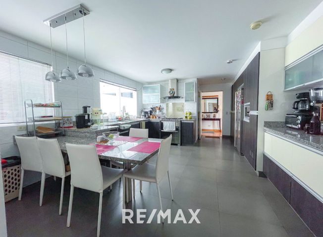 Departamento en Venta en Santiago de Surco - Mehr