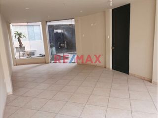 Foto 3 de Casa En Alquiler Adaptada Para Vivienda Empresa U Oficina
