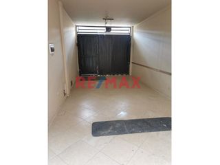 Foto 4 de Casa En Alquiler Adaptada Para Vivienda Empresa U Oficina