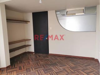 Foto 6 de Casa En Alquiler Adaptada Para Vivienda Empresa U Oficina
