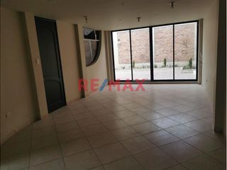 Foto 9 de Casa En Alquiler Adaptada Para Vivienda Empresa U Oficina