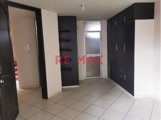 Foto 10 de Casa En Alquiler Adaptada Para Vivienda Empresa U Oficina
