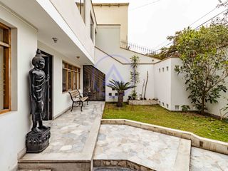 Foto 3 de La Nueva Sede de Tu Empresa Está Aquí 🏢✨ VENTA DE CASA EN MAGDALENA DEL MAR – IDEAL PARA EMPRESAS