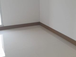 Foto 18 de CIUDAD JARDIN VENDO HERMOSO APTO COMO NUEVO 2 PISO,  RENTANDO