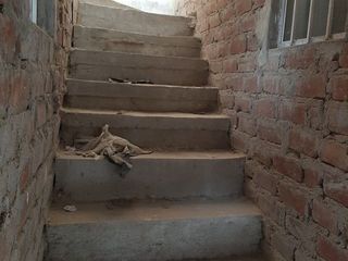 Foto 5 de SE VENDE CASA COMO TERRENO UBICADO EN AV LORETO - PIURA