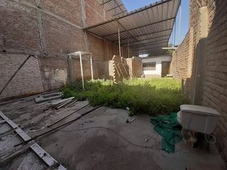 Foto 7 de SE VENDE CASA COMO TERRENO UBICADO EN AV LORETO - PIURA