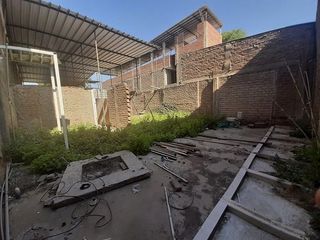 Foto 8 de SE VENDE CASA COMO TERRENO UBICADO EN AV LORETO - PIURA
