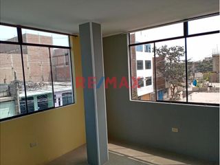 Foto 6 de Casa De 3 Pisos En Santa Barbara Puente Piedra