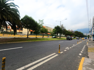Foto 6 de Espectacular local comercial de renta - Av Naciones Unidas