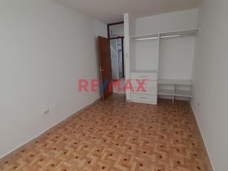 Foto 6 de Alquilo Departamento En 2Do Piso A Una Cuadra Av Metropolitana I Y AV NICOLAS DE PIEROLA. (R.SANCHEZ)