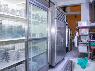 Foto 1 de Venta de Restaurante en Funcionamiento + Terreno y Construccion - Ubicacion Estrategica