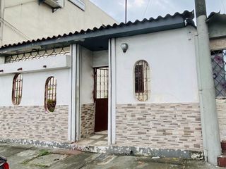 Foto 1 de Se vende casa Alborada Avenida Francisco de Orellana  frente a Mall del Río o La Gran Manzana PRINCIPAL
