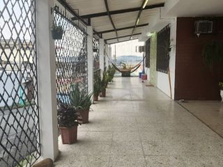Foto 2 de Carlos Julio Arosemena, Venta de casa 4 dormitorios con buen garaje