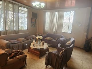Foto 4 de Carlos Julio Arosemena, Venta de casa 4 dormitorios con buen garaje
