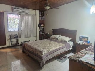 Foto 10 de Carlos Julio Arosemena, Venta de casa 4 dormitorios con buen garaje