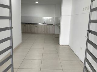 Foto 3 de Local en arriendo ubicado en la circunvalar