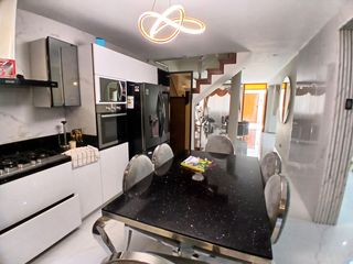 Foto 12 de 👨‍👩‍👧‍👦 VENDO MODERNA Y ELEGANTE CASA DE 3 PISOS + AZOTEA EN SAN LUIS