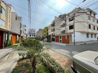 Foto 2 de Mini Departamento En Venta - La Molina