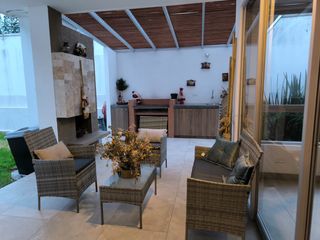 Foto 3 de VENTA CASA TUMBACO SECTOR LA CERÁMICA CONJUNTO PROVENZA, calle Área: C: .349.51m2 T: 349m2 PRECIO 