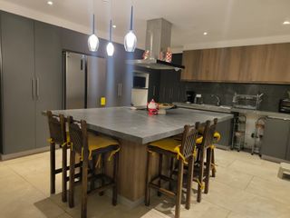 Foto 6 de VENTA CASA TUMBACO SECTOR LA CERÁMICA CONJUNTO PROVENZA, calle Área: C: .349.51m2 T: 349m2 PRECIO 