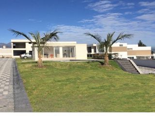 Foto 17 de VENTA CASA TUMBACO SECTOR LA CERÁMICA CONJUNTO PROVENZA, calle Área: C: .349.51m2 T: 349m2 PRECIO 