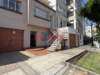 Foto 1 de Se Vende Primer Piso Frente A Parque Echenique En Pueblo Libre Totalmente Independiente Y Grande