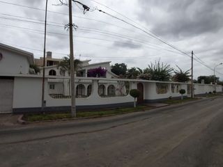 Foto 1 de SE VENDE CASA RESIDENCIAL LA ANGOSTUR 1023  DOS CUADRAS DEL HOTEL LAS DUNAS - ICA