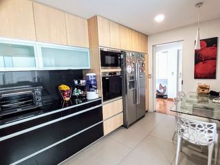 Foto 9 de VENDO, Espectacular Duplex Frente a Parque 4dorm. 232mts. Jr. Jose Sabogal 151, Surco