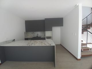 Foto 2 de VENTA CASA A ESTRENAR SECTOR  NAYON A 7 MINUTOS DE CUMBAYA