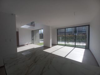 Foto 4 de VENTA CASA A ESTRENAR SECTOR  NAYON A 7 MINUTOS DE CUMBAYA