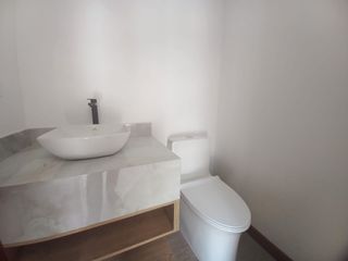 Foto 15 de VENTA CASA A ESTRENAR SECTOR  NAYON A 7 MINUTOS DE CUMBAYA