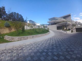 Foto 37 de VENTA CASA A ESTRENAR SECTOR  NAYON A 7 MINUTOS DE CUMBAYA