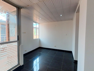Foto 1 de SE VENDE CASA EN MADRID