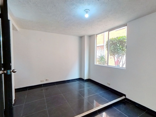 Foto 2 de SE VENDE CASA EN MADRID