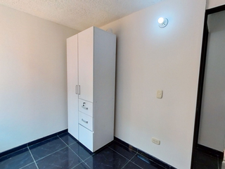 Foto 6 de SE VENDE CASA EN MADRID