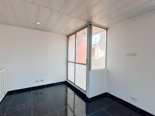 Foto 15 de SE VENDE CASA EN MADRID