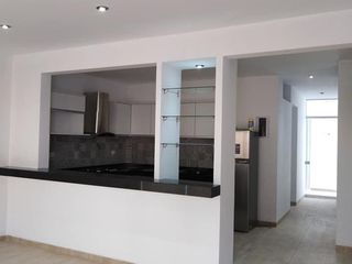 Foto 10 de Vendo casa de playa con piscina, amoblada en 2da. fila, condominio Neptuno, Cerro Azul, Cañete, km 129.90