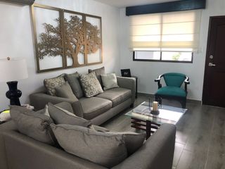 Foto 1 de Venta de Casa en Terranostra impecable