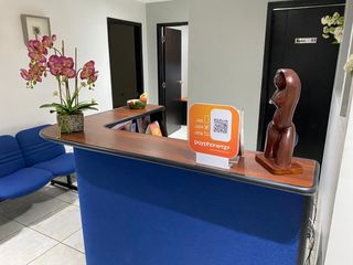 Foto 2 de Venta consultorio médico UDIMEF  2 Características:   Planta Bajas  3 consultorios 2 Baños  Área de recepción  Salita de espera  Área útil 59.70m2 Áre