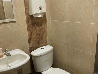 Foto 7 de Venta consultorio médico UDIMEF  2 Características:   Planta Bajas  3 consultorios 2 Baños  Área de recepción  Salita de espera  Área útil 59.70m2 Áre