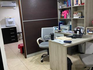 Foto 9 de Venta consultorio médico UDIMEF  2 Características:   Planta Bajas  3 consultorios 2 Baños  Área de recepción  Salita de espera  Área útil 59.70m2 Áre