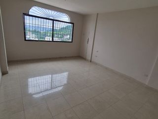 Foto 4 de Departamento  en Alquiler en los Ceibos, 4 Habitaciones, 3 Baños, Balcón, Parqueos, Seguridad,  Norte de Guayaquil.