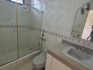 Foto 5 de Departamento  en Alquiler en los Ceibos, 4 Habitaciones, 3 Baños, Balcón, Parqueos, Seguridad,  Norte de Guayaquil.
