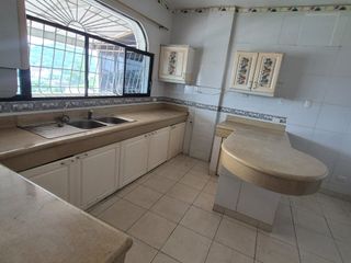 Foto 6 de Departamento  en Alquiler en los Ceibos, 4 Habitaciones, 3 Baños, Balcón, Parqueos, Seguridad,  Norte de Guayaquil.